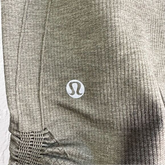 Lululemon In the Flow Crop II Leggings Women's Size 8 Heathered Fatigue Green - Picture 3 of 6